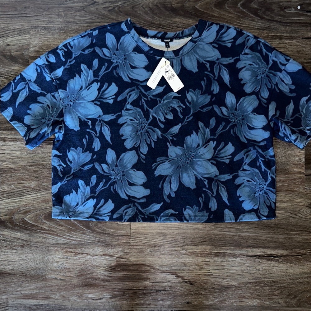 🆕 NWT Express Cropped Sweatshirt Top